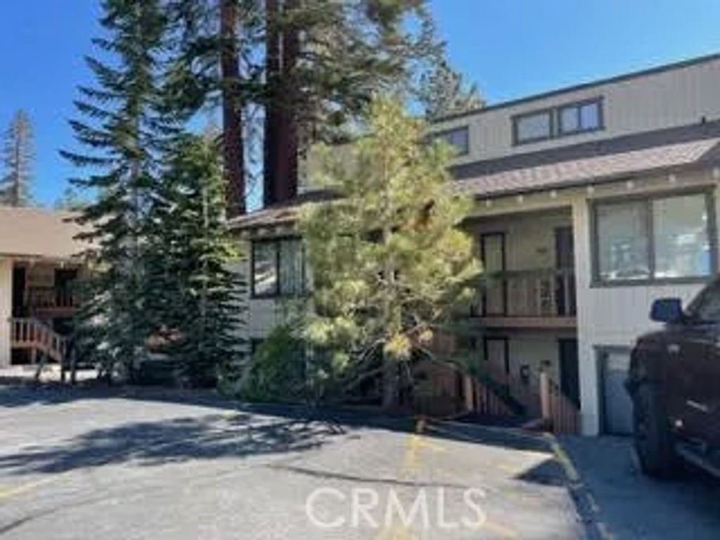 Photo of 25 Lee Rd, Mammoth Lakes, CA 93546 (MLS # SW26004447)