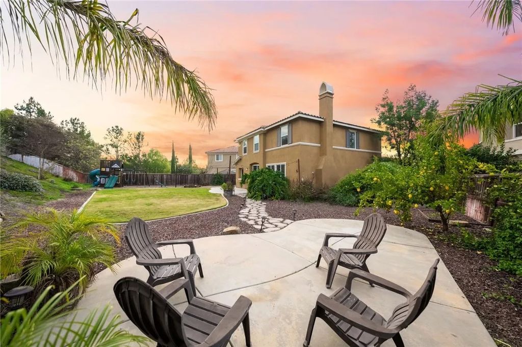 Photo of 43015 Greene Cir, Temecula, CA 92592 (MLS # SW26019067)