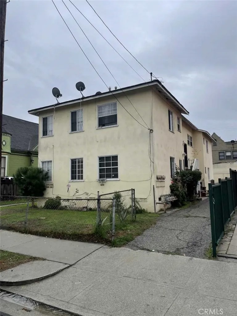 1320 W 25th Street