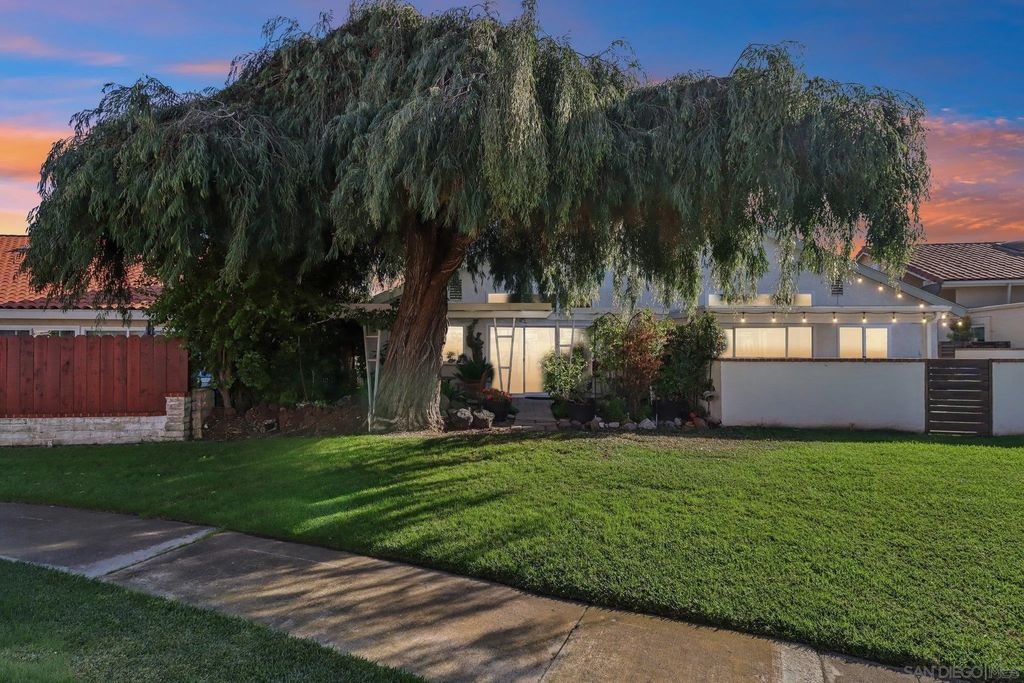 Photo of 816 Caminito Azul, Carlsbad, CA 92011 (MLS # 2600832)