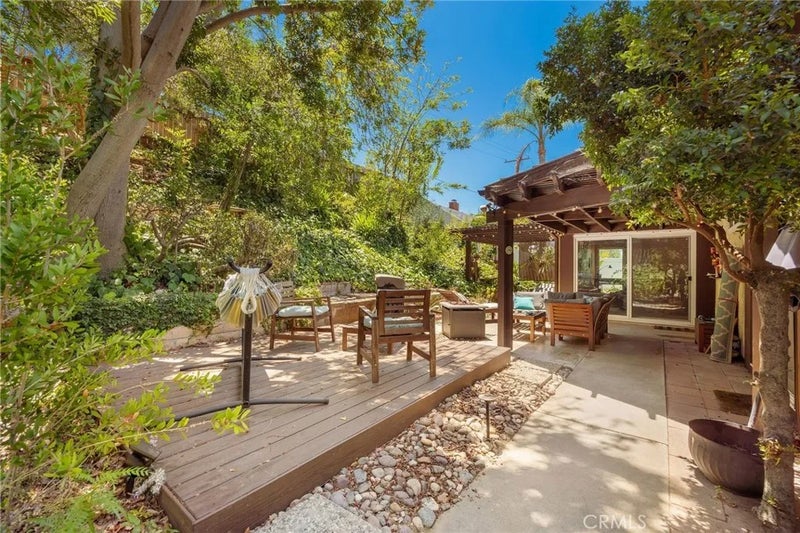 1708 Beechwood