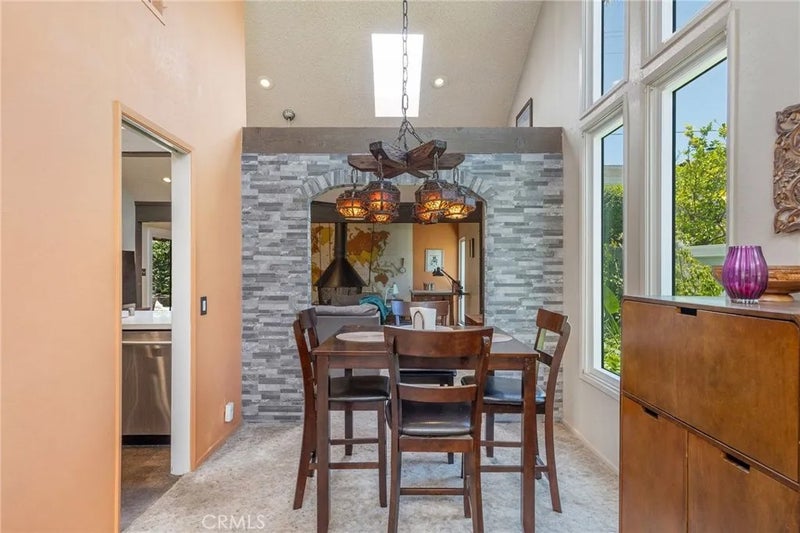 1708 Beechwood