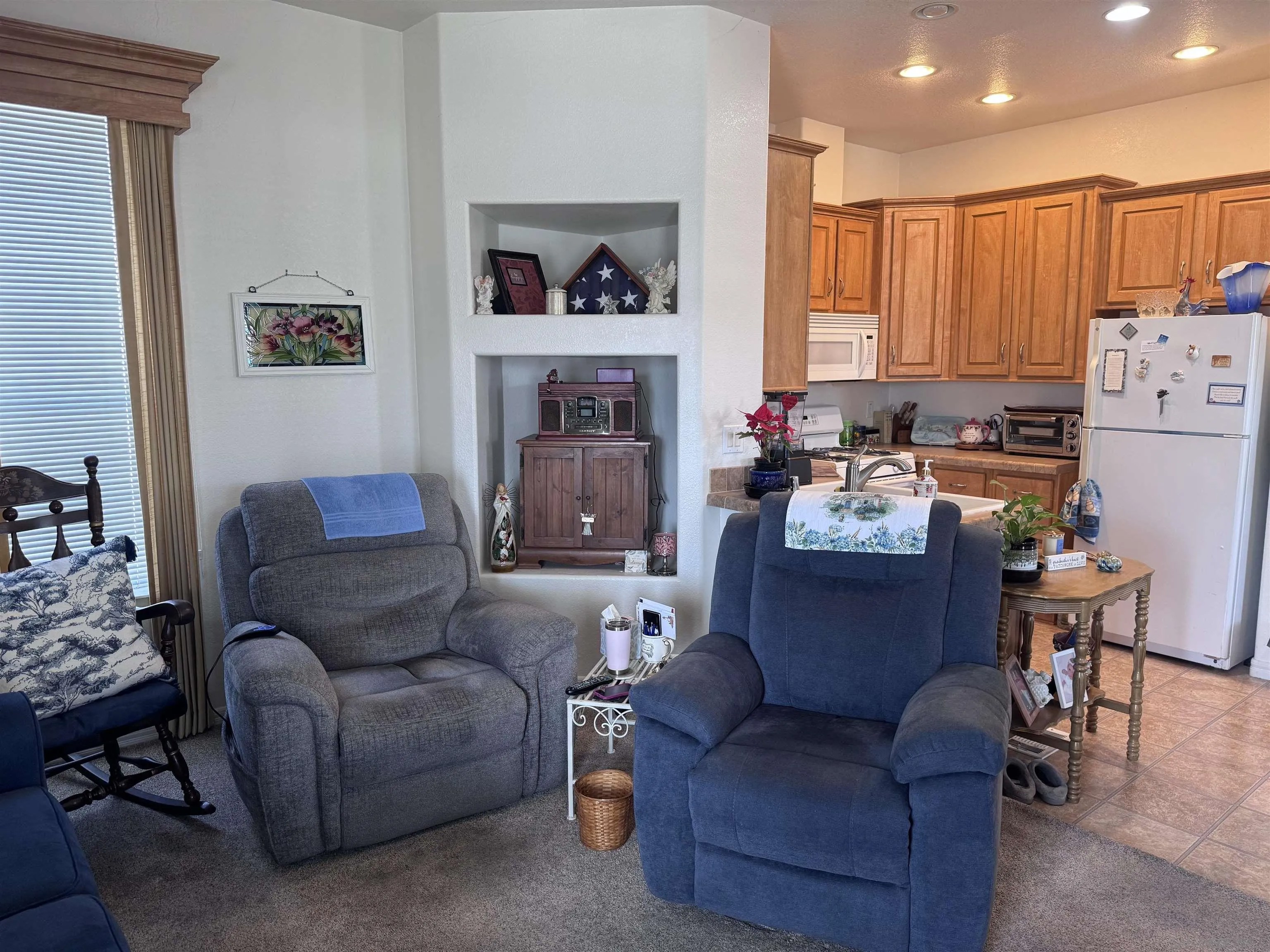 450 E Bradley Ave 12