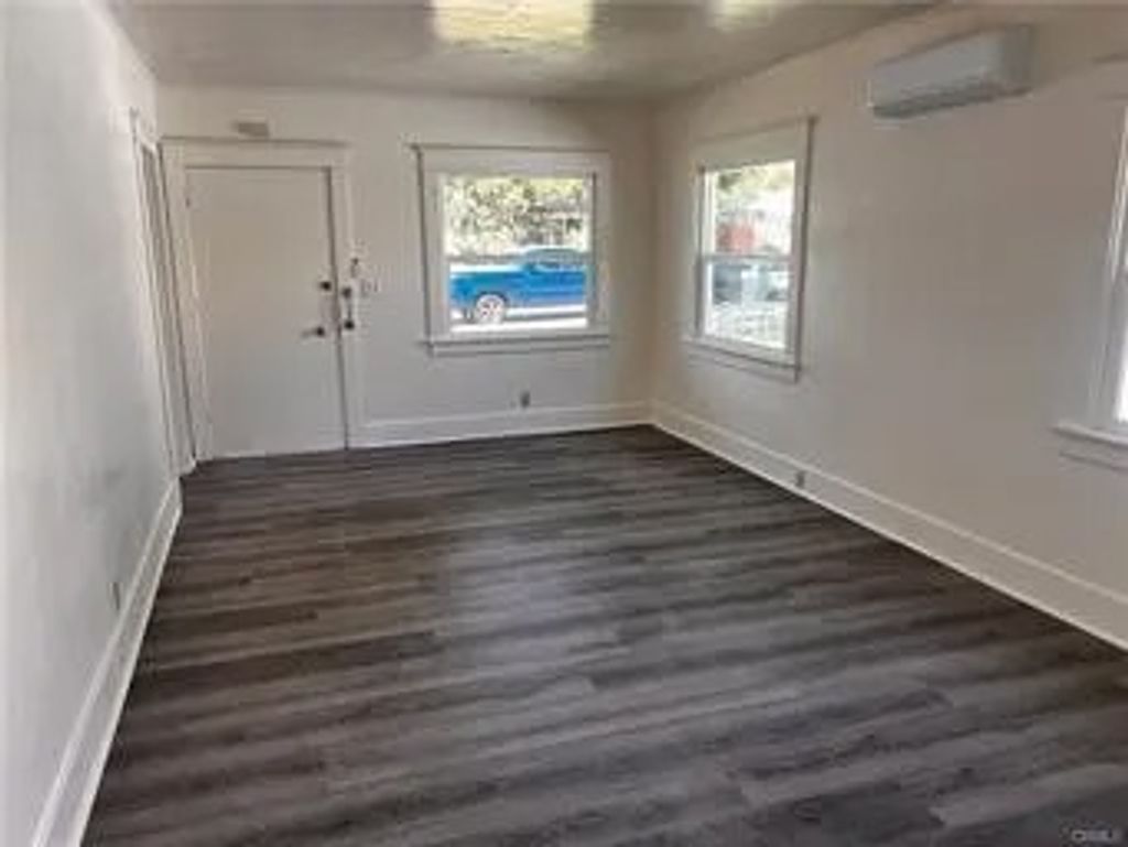 Photo of 320 W Lemon Avenue, Monrovia, CA 91016 (MLS # WS26093344)