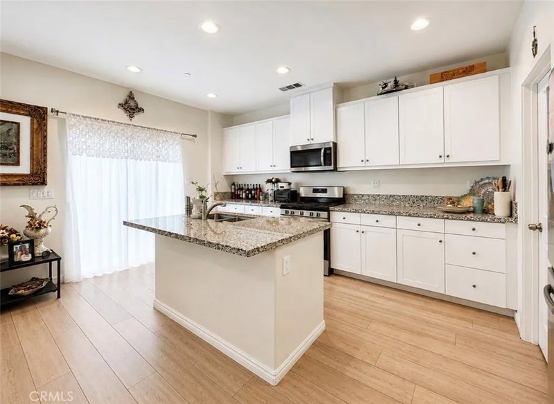 27463 Moonstone