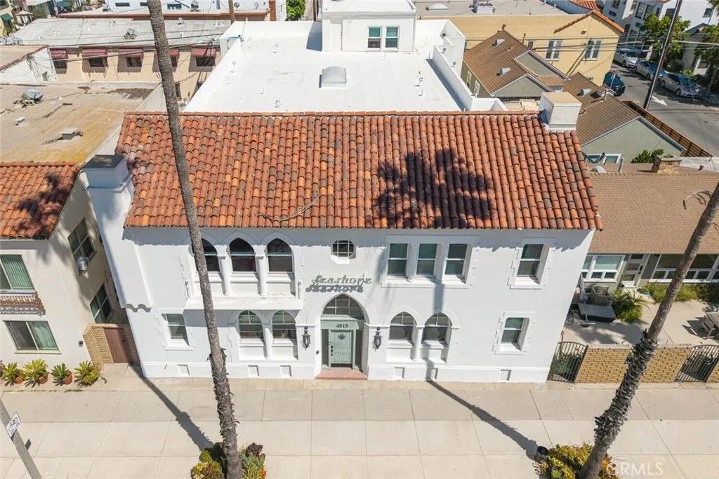 Photo of 4915 E Ocean Blvd, Long Beach, CA 90803 (MLS # PW26084370)