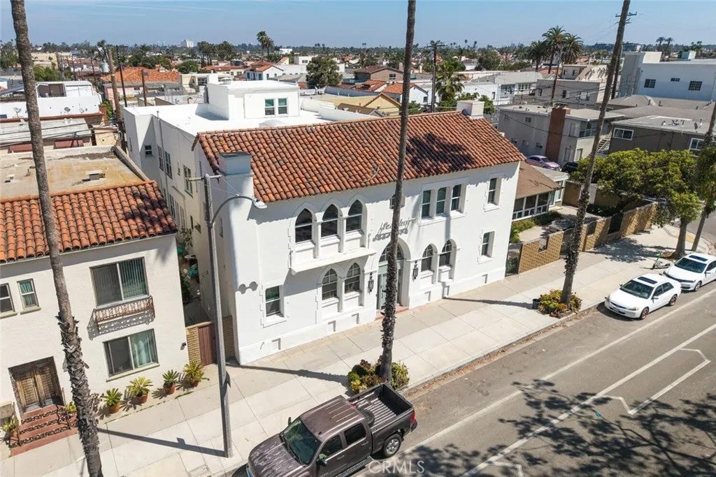 4915 E Ocean