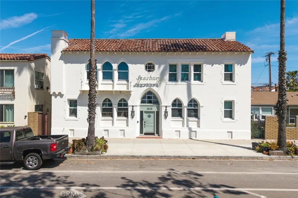 4915 E Ocean