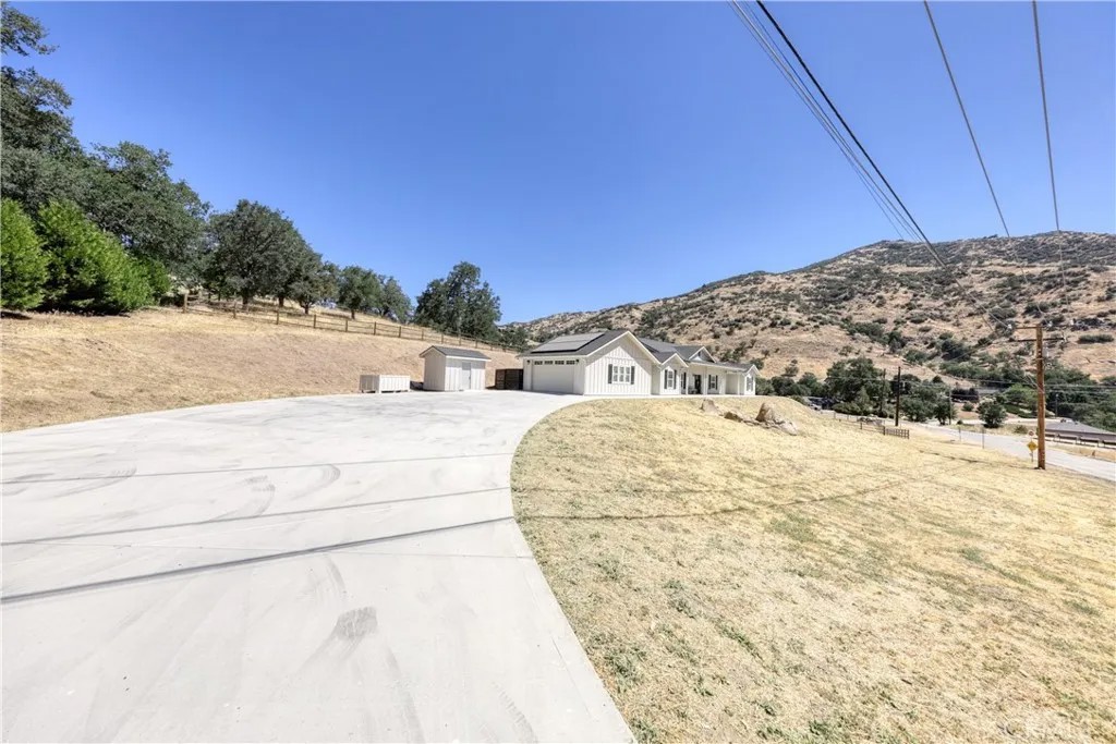 25904 Bear Valley