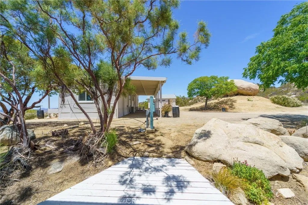 Photo of 44700 Gold Creek Lane, Aguanga, CA 92536 (MLS # SW26094111)