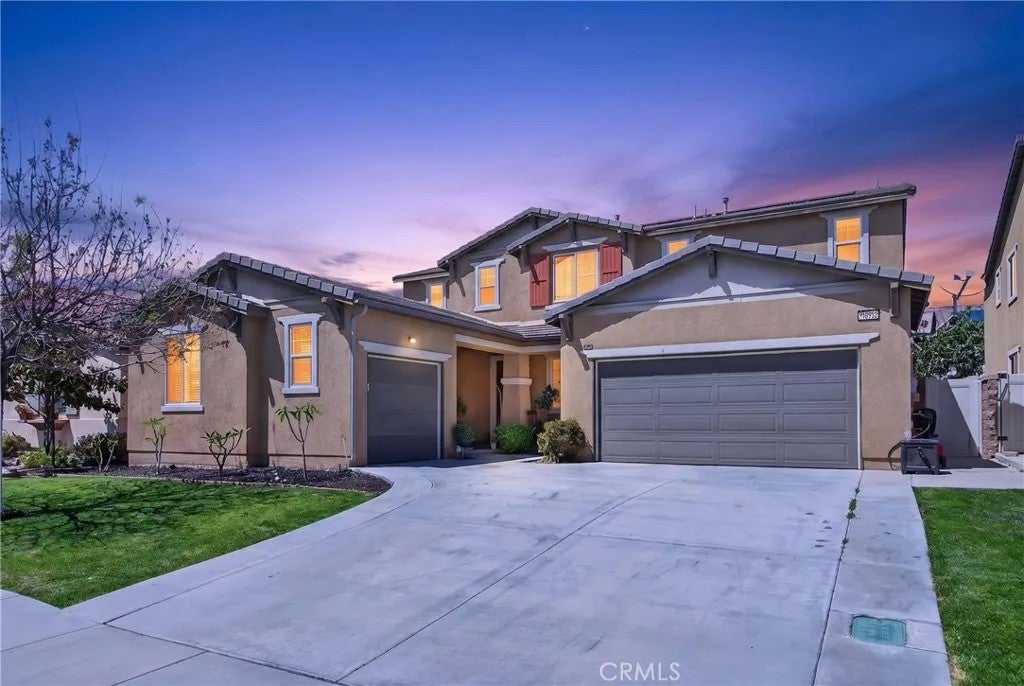 Photo of 30932 Windflower Ln, Murrieta, CA 92563 (MLS # OC26006297)
