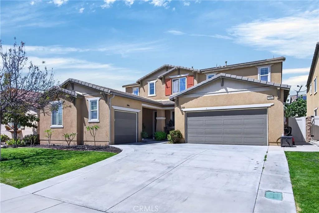 Photo of 30932 Windflower Ln, Murrieta, CA 92563 (MLS # OC26006297)