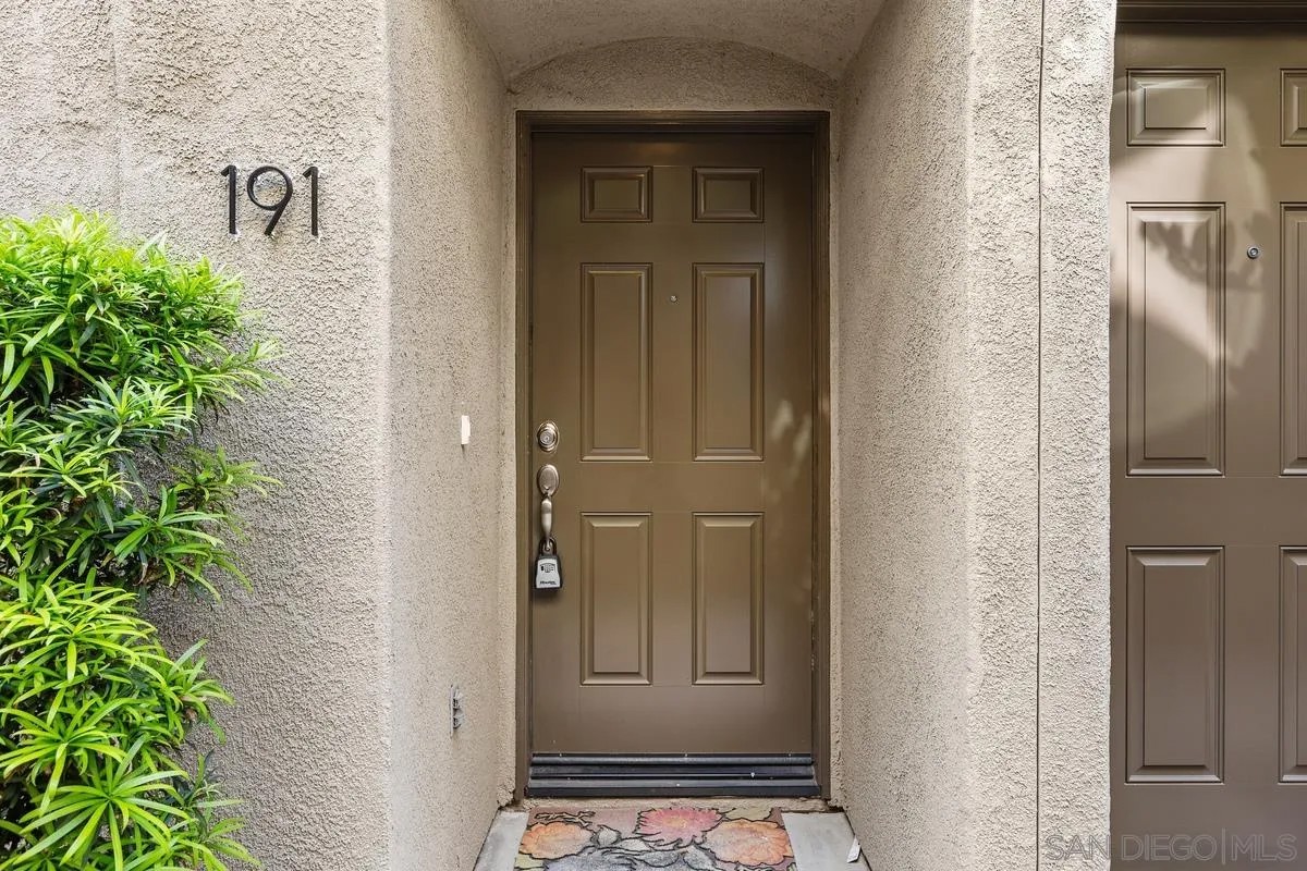 191 Aurora Ave