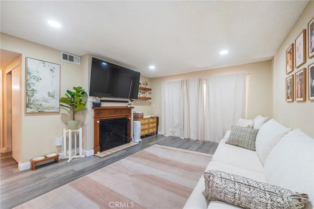 628 Daisy Avenue 225