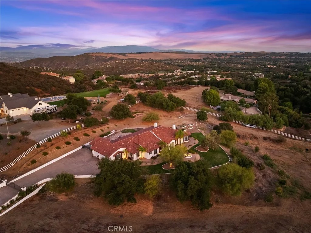 21977 Paseo Chico