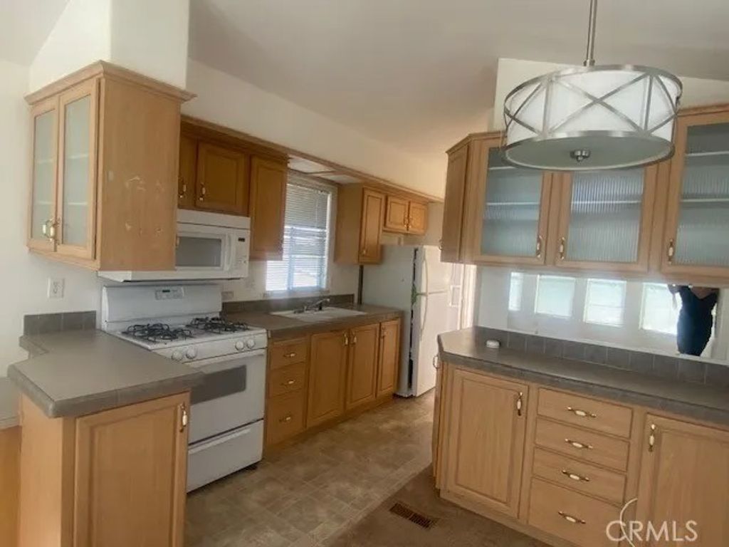 Photo of 843 Fernwood Dr, San Jacinto, CA 92583 (MLS # IG26027700)