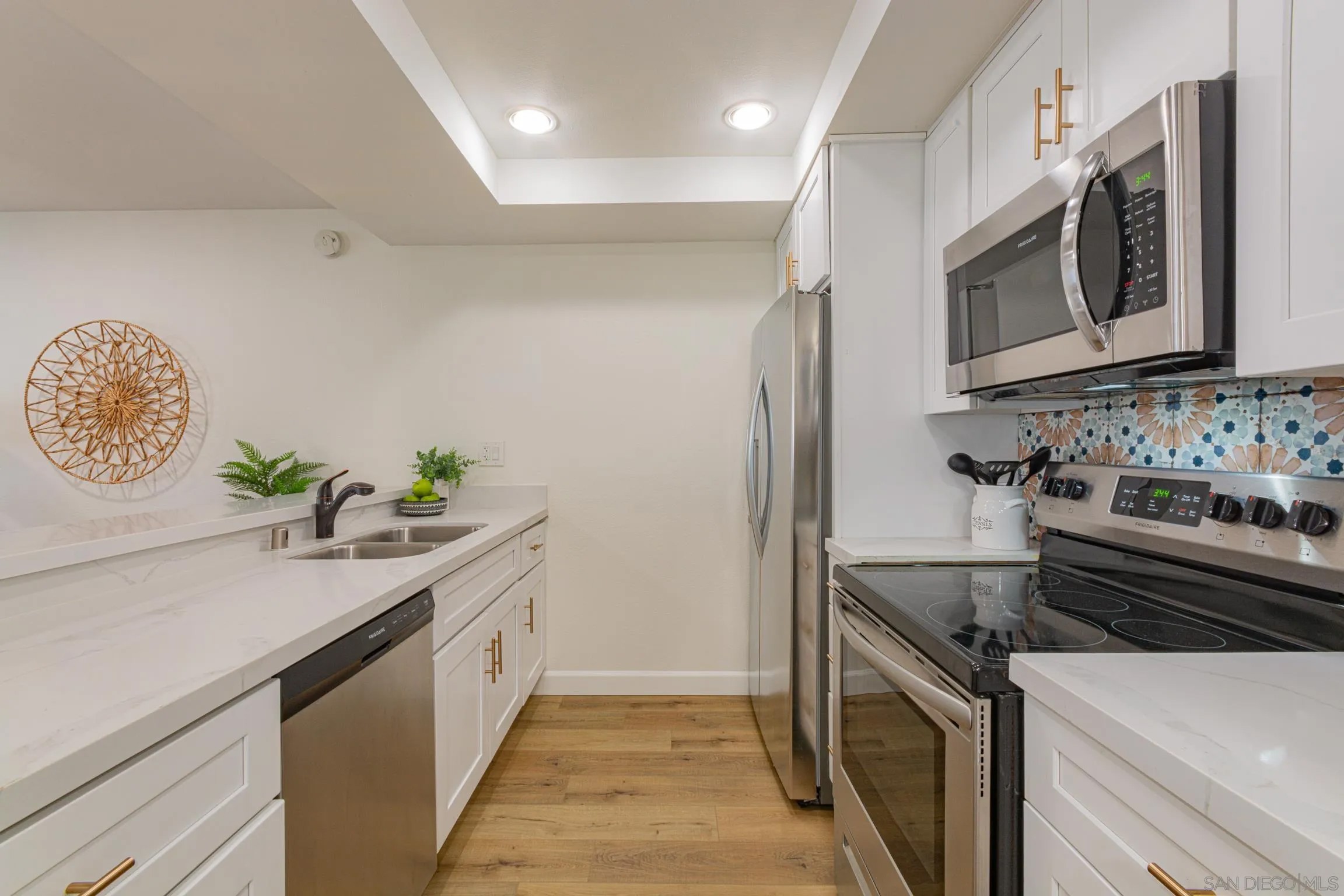 10737 San Diego Mission 115