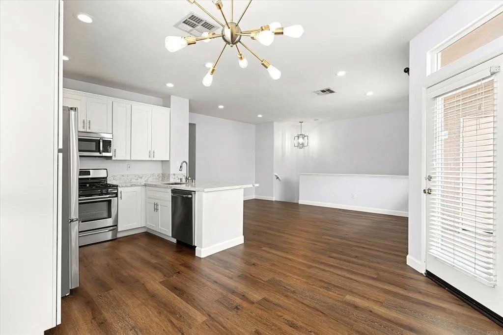 9615 W Canyon 1