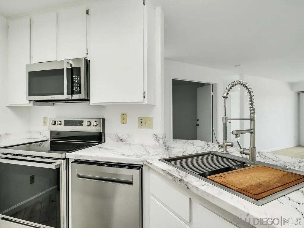 7087 Camino Degrazia 141