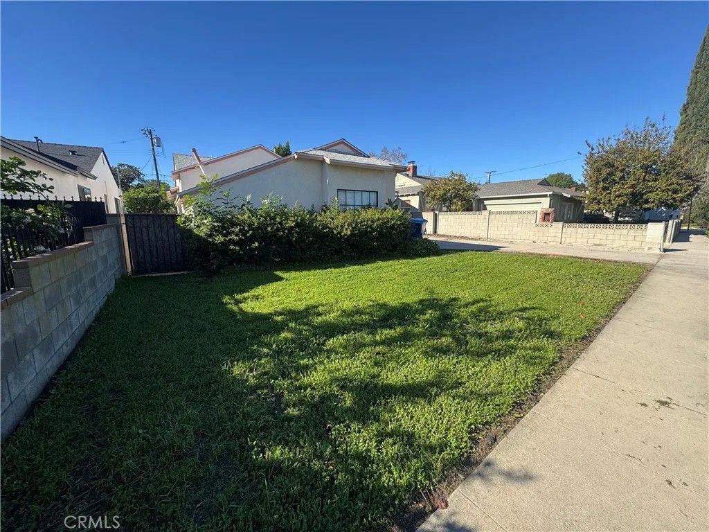 Photo of 6853 Willis Avenue, Van Nuys, CA 91405 (MLS # CV25278705)