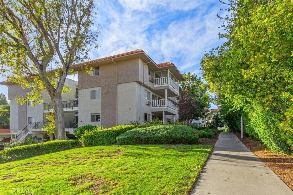 Photo of 969 Calle Aragon #3E, Laguna Woods, CA 92637 (MLS # OC26228726)