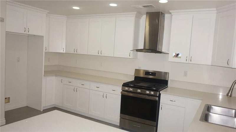 3051 Via De Flores