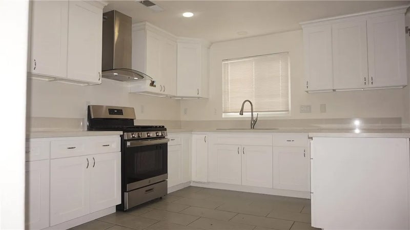 3051 Via De Flores