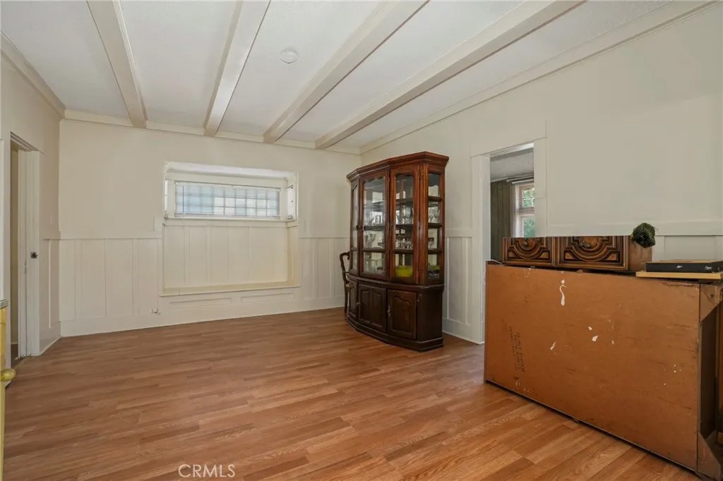 1037 W 46th Street