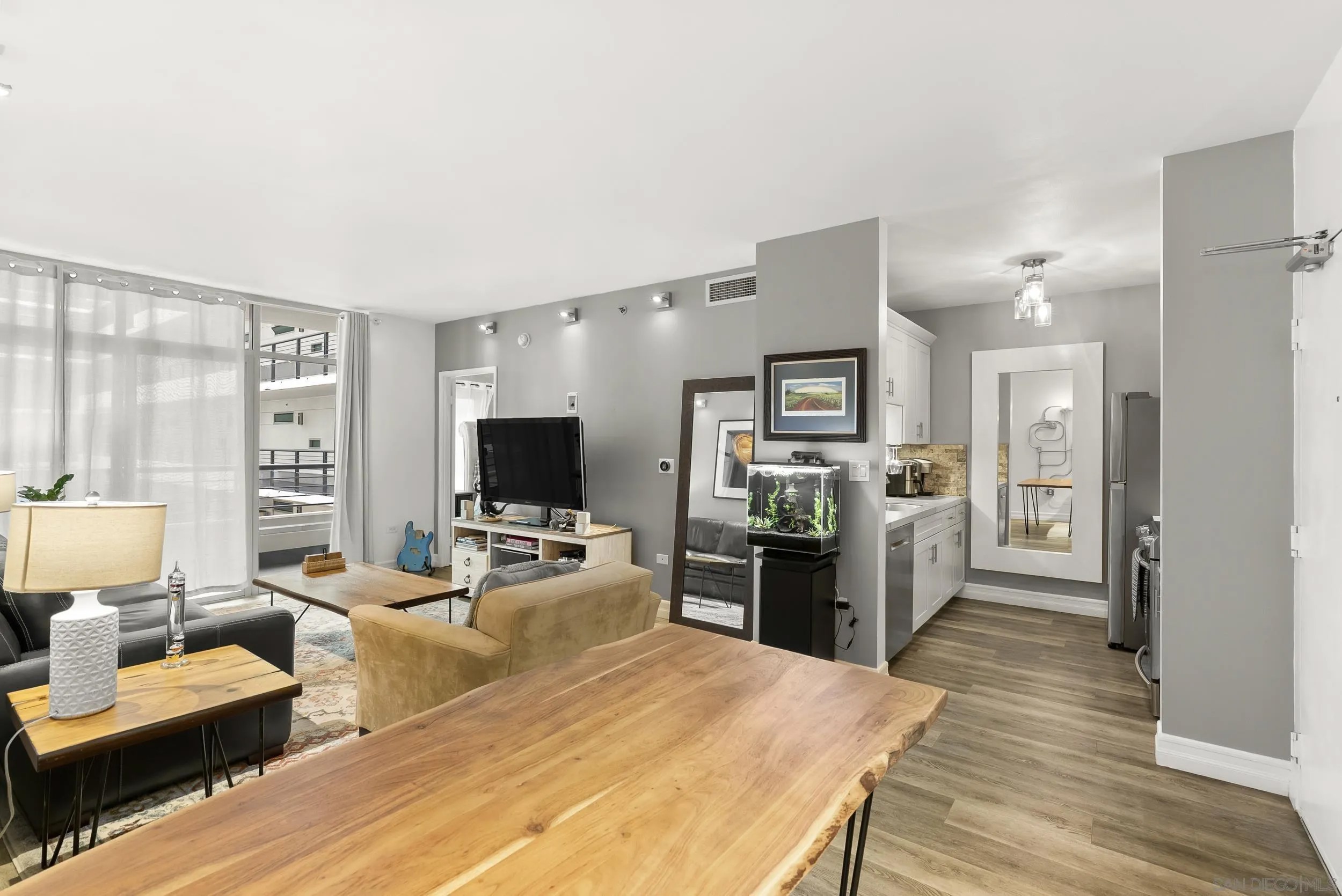 425 W Beech St. 336