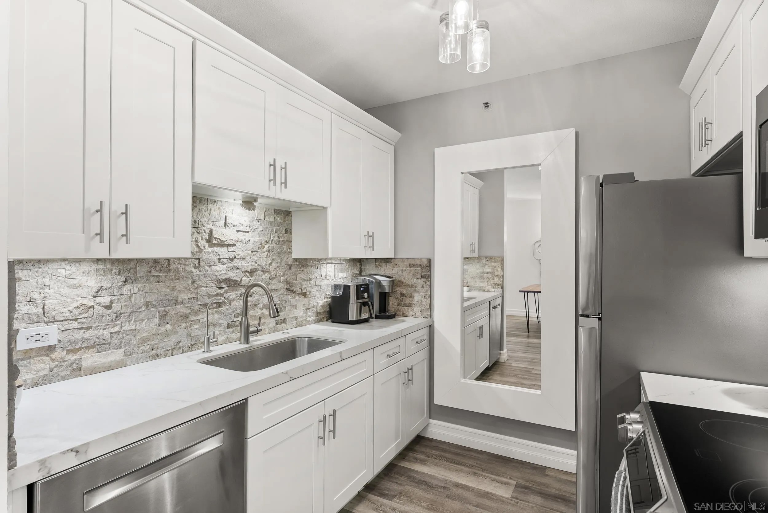 425 W Beech St. 336