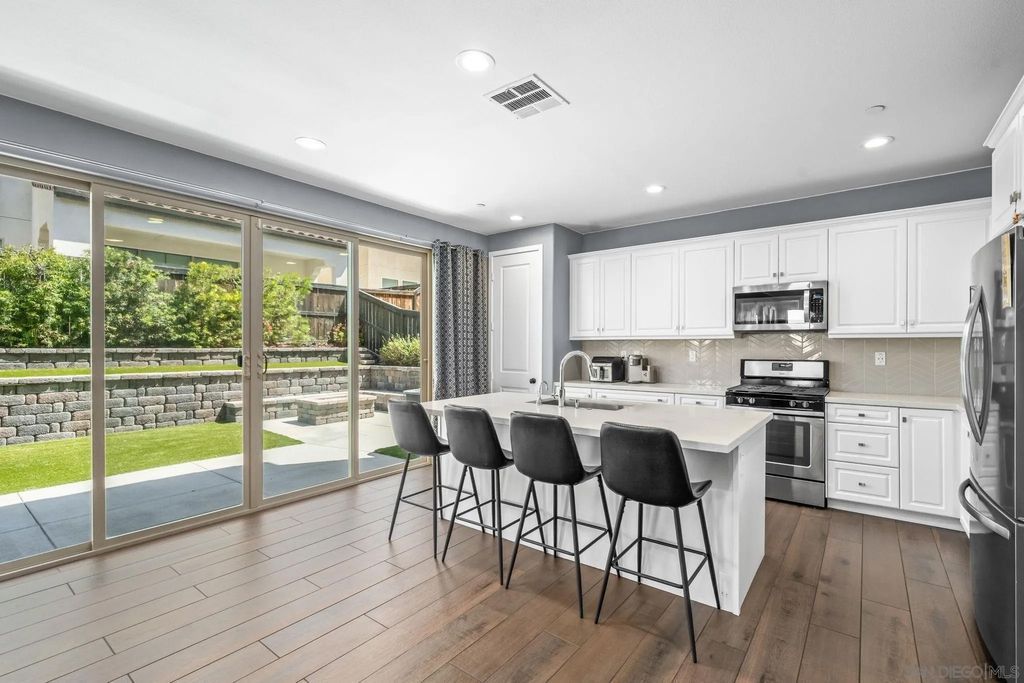 Photo of 1103 Calle Deceo, Chula Vista, CA 91913 (MLS # 260012261)