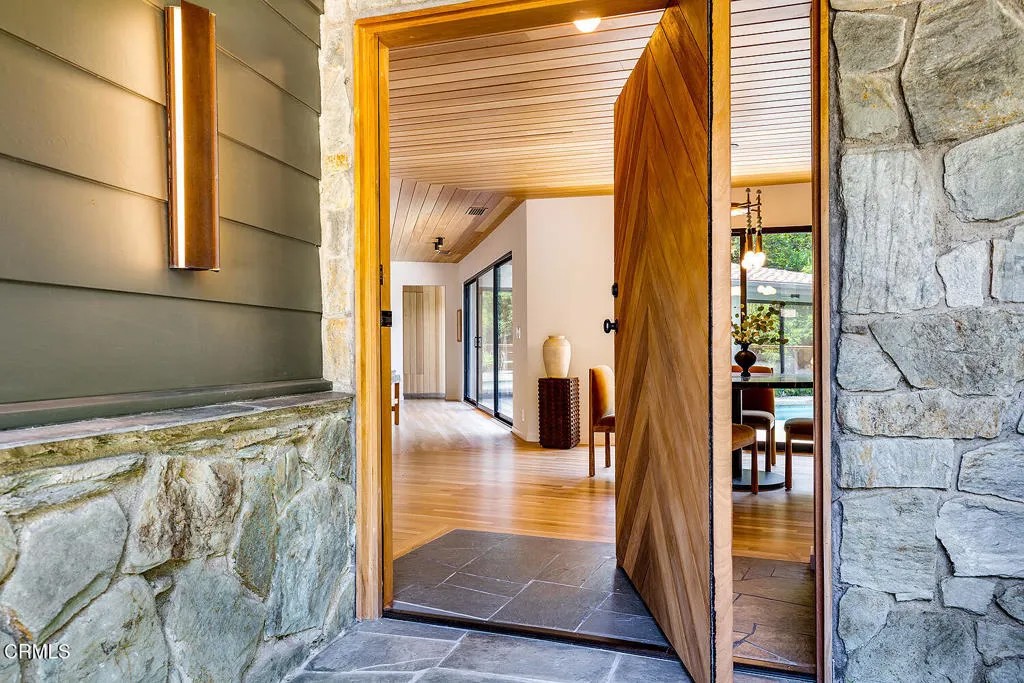 808 Inverness Drive