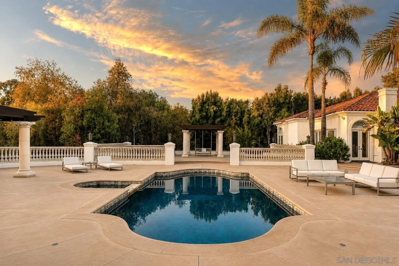 6998 Rancho La Cima Dr