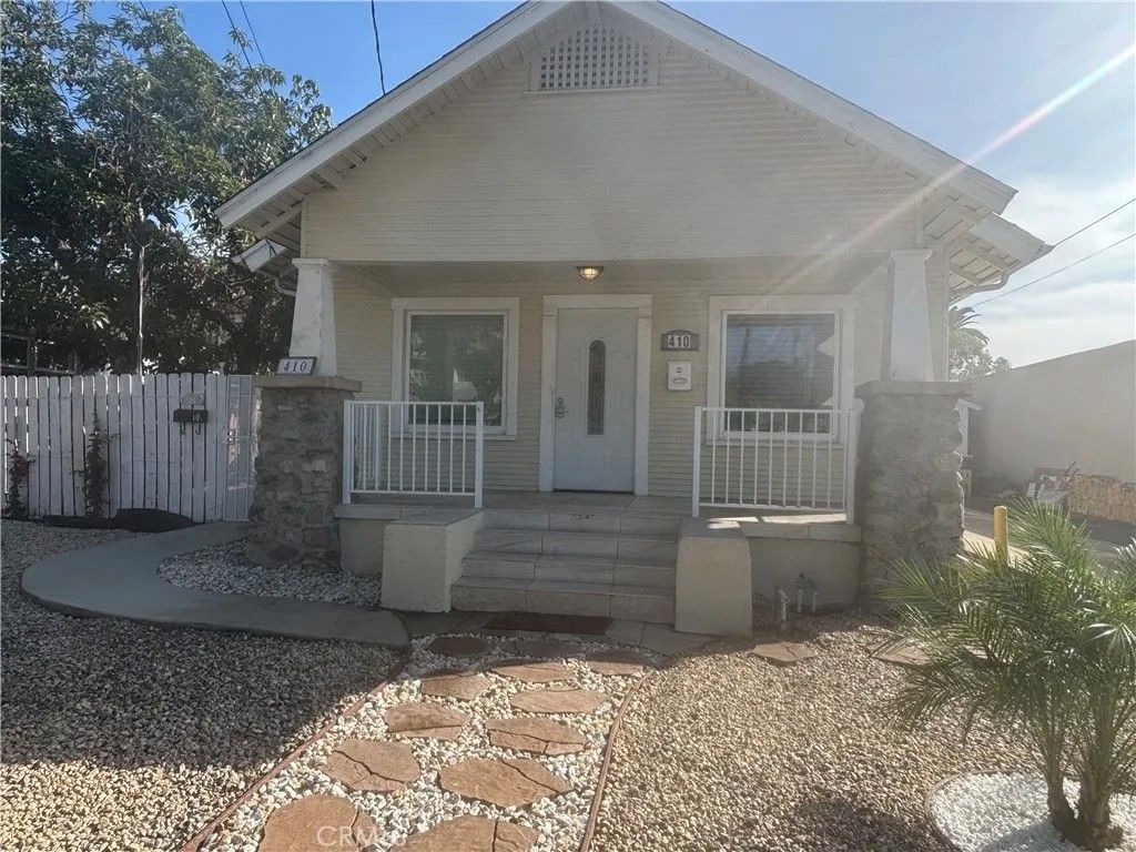 Photo of 410 N Adams st. Street, Glendale, CA 91206 (MLS # GD25252090)