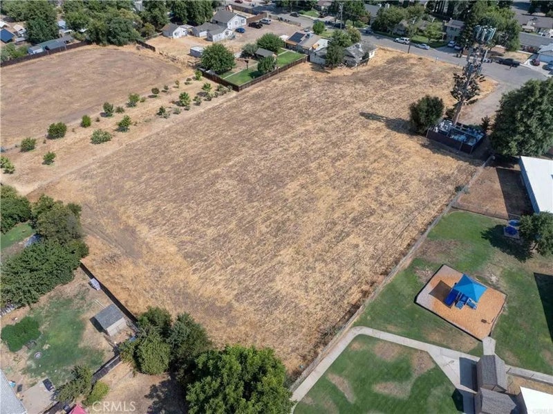 1490 Cameron Lane