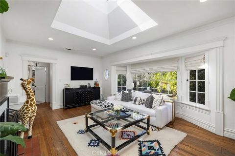 Tiny photo for 5306 Norwich Avenue, Sherman Oaks, CA 91411 (MLS # SR25250609)