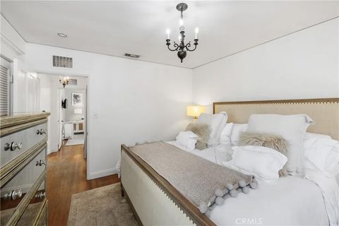 Tiny photo for 5306 Norwich Avenue, Sherman Oaks, CA 91411 (MLS # SR25250609)