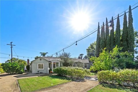 Tiny photo for 5306 Norwich Avenue, Sherman Oaks, CA 91411 (MLS # SR25250609)
