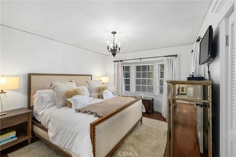 Tiny photo for 5306 Norwich Avenue, Sherman Oaks, CA 91411 (MLS # SR25250609)