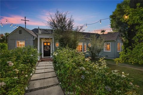 Photo of 5306 Norwich Avenue, Sherman Oaks, CA 91411 (MLS # SR25250609)