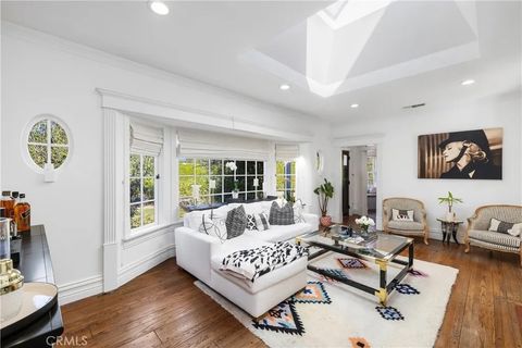 Tiny photo for 5306 Norwich Avenue, Sherman Oaks, CA 91411 (MLS # SR25250609)