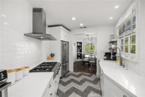 Tiny photo for 5306 Norwich Avenue, Sherman Oaks, CA 91411 (MLS # SR25250609)