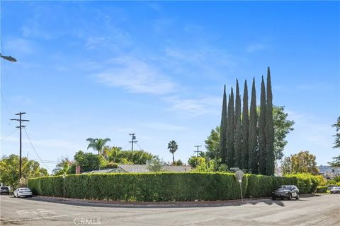 Tiny photo for 5306 Norwich Avenue, Sherman Oaks, CA 91411 (MLS # SR25250609)
