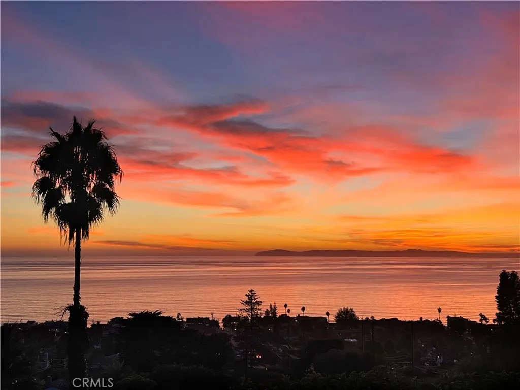 933 Coast View Drive