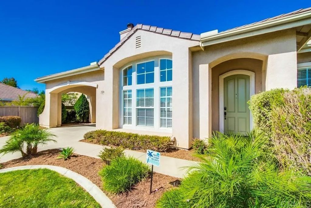 Photo of 774 Glenhart Place, Fallbrook, CA 92028 (MLS # NDP2509753)