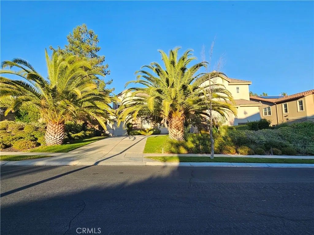 Photo of 21892 Thimbleberry Court, Corona, CA 92883 (MLS # TR25267611)