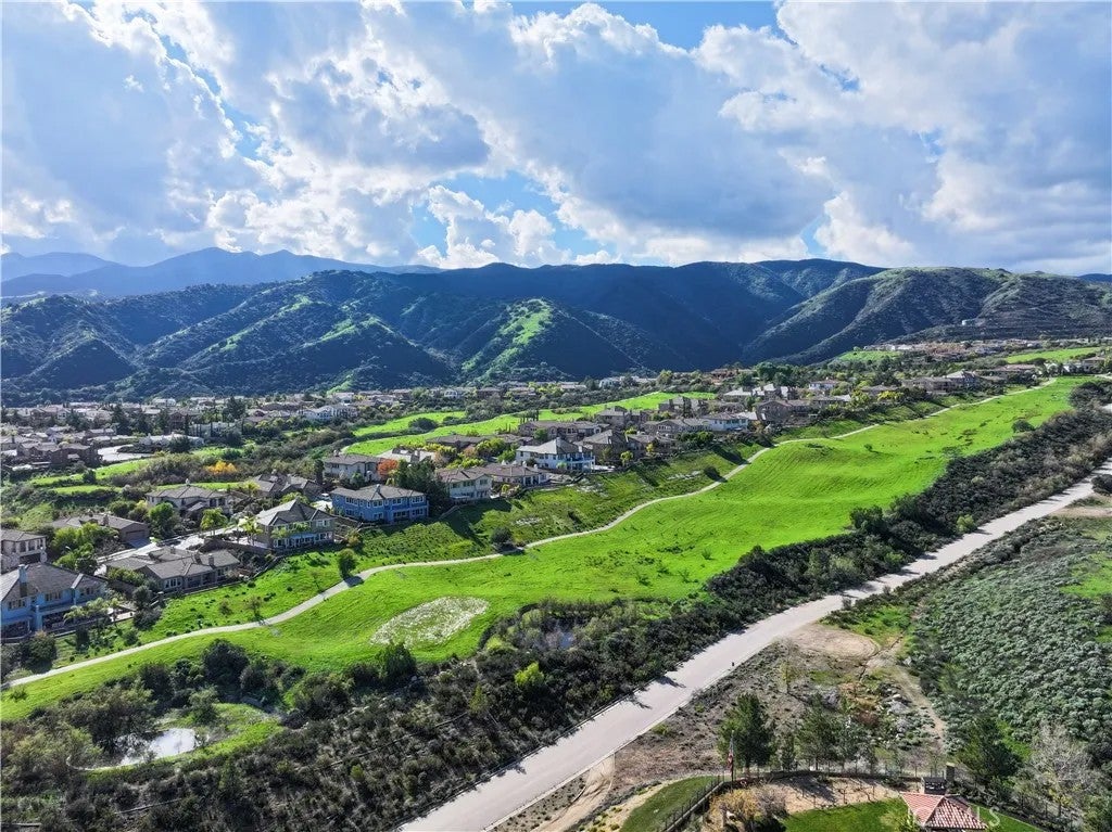 Photo of 21892 Thimbleberry Court, Corona, CA 92883 (MLS # TR25267611)