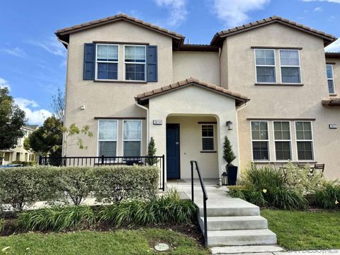 Photo of 3014 N Oxnard Blvd, Oxnard, CA 93036 (MLS # 260004126)
