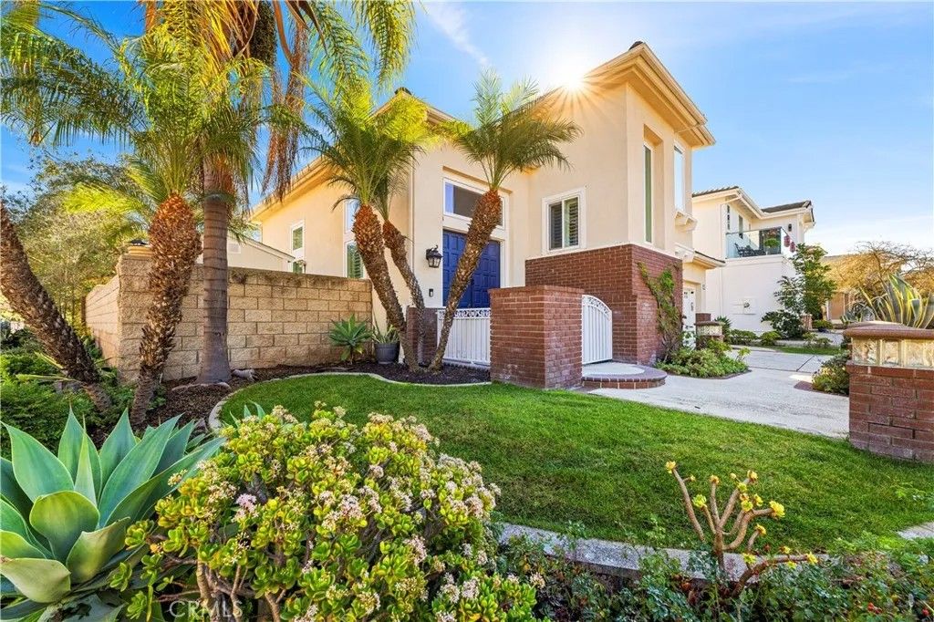 Photo of 2 Silkwood, Aliso Viejo, CA 92656 (MLS # OC25279149)