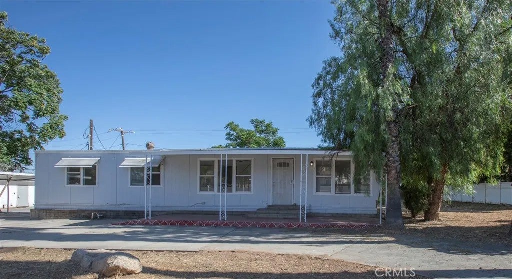 Photo of 26739 Franklin Ave, Hemet, CA 92545 (MLS # SW26124917)
